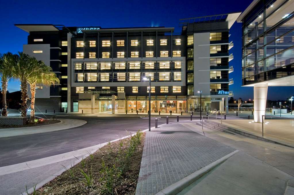 Rydges Campbelltown Hotell Exteriör bild